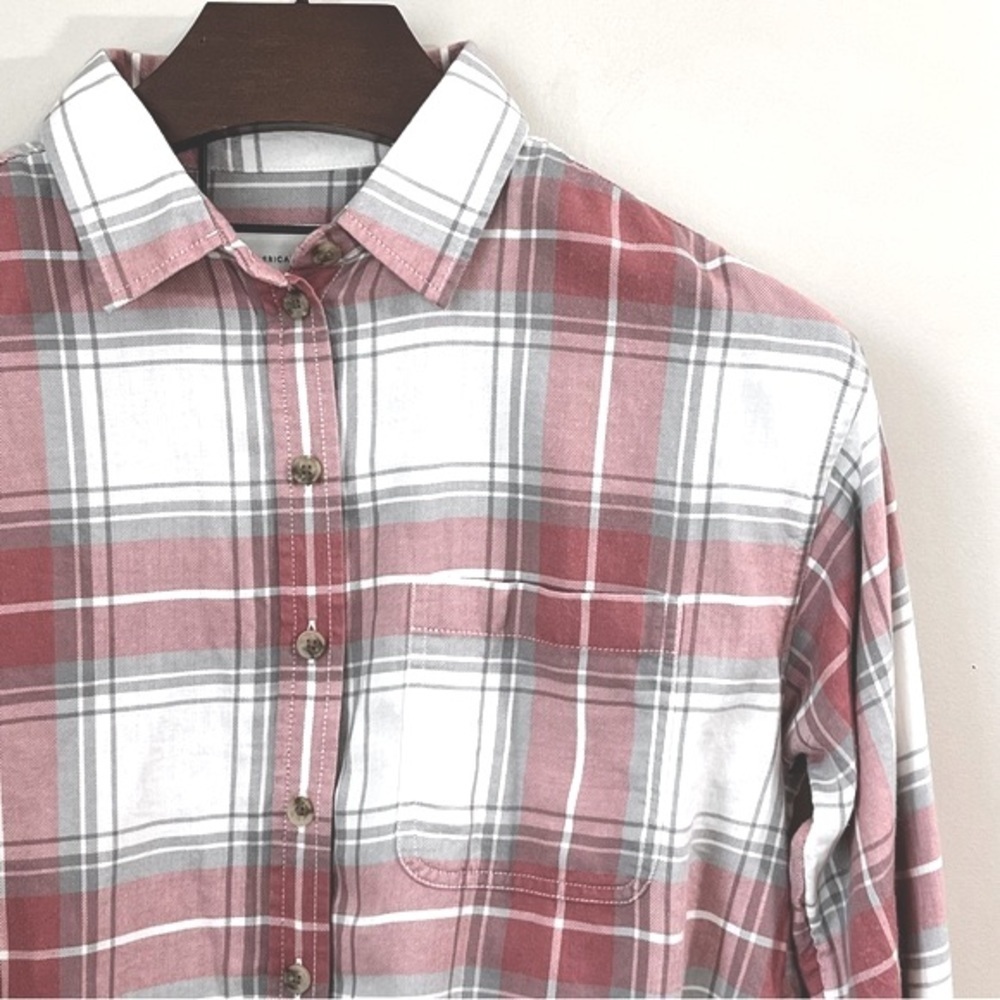 American Eagle Women’s Plaid Cropped Button Up - image 4